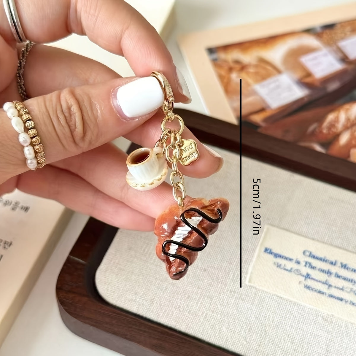 Llavero de croissant de dibujos animados, monedero de resina, adorno para mujer y niña, regalo de Navidad