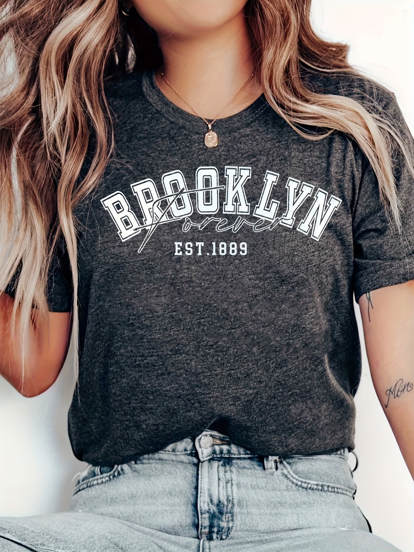 Plus Size Women's Gray Casual Short Sleeve T-Shirt with Letter Print