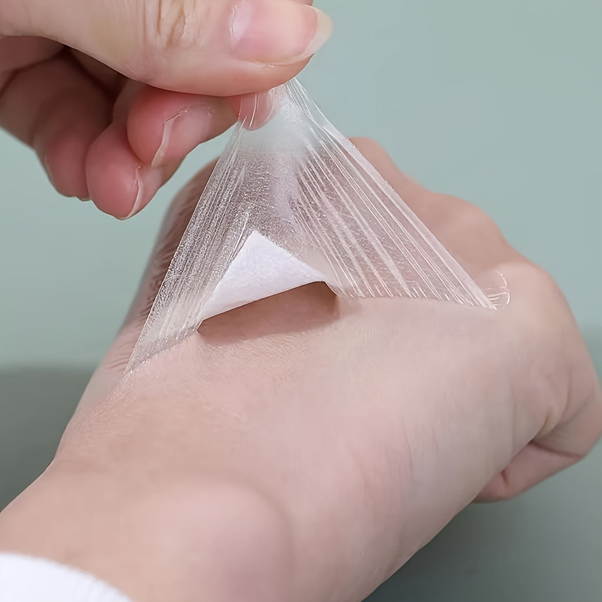 100Pcs Waterproof Breathable Bandages for Wounds Square, Non-Rolling Edges