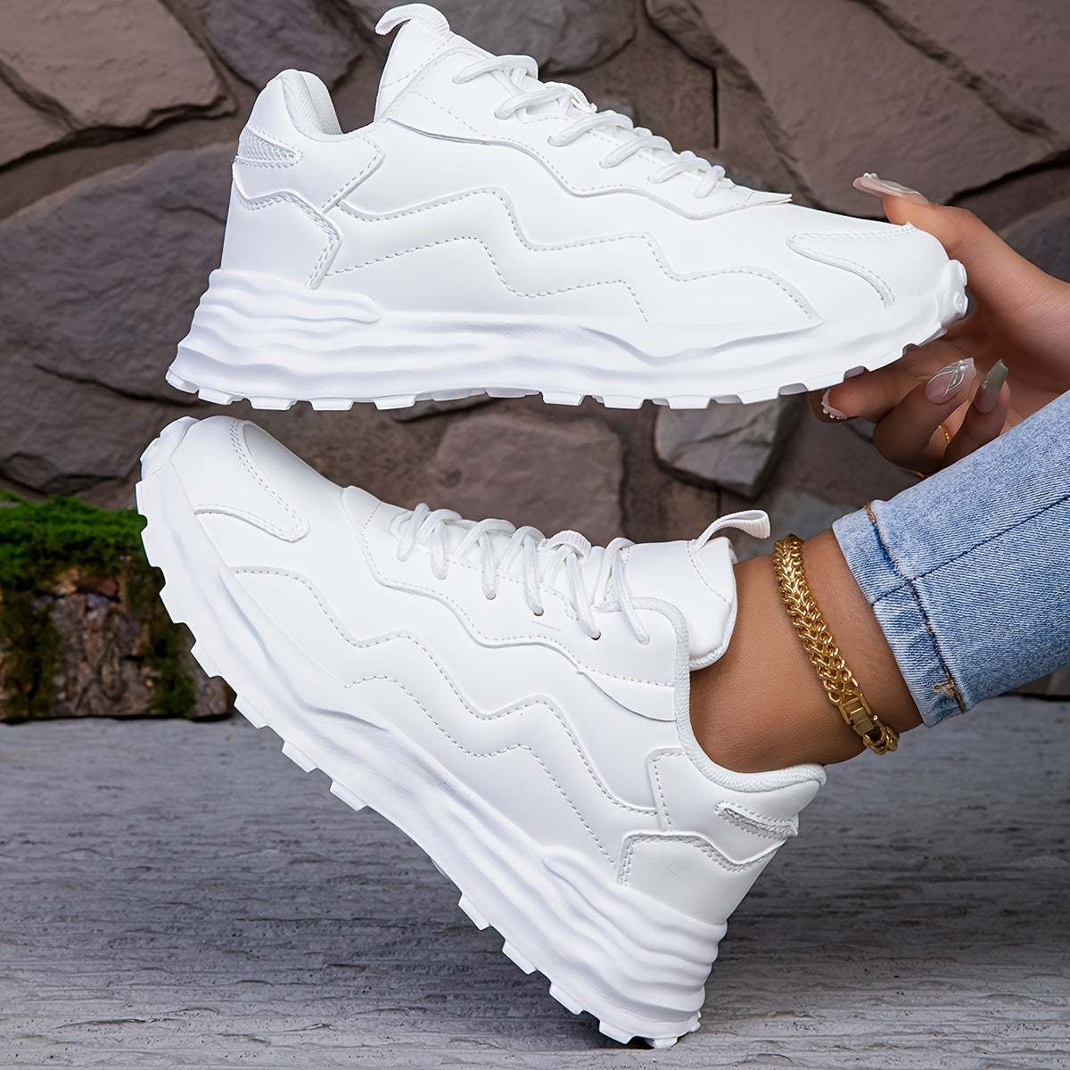 Women's Lightweight Casual Sneakers with Non-Slip Sole and Breathable Fabric
