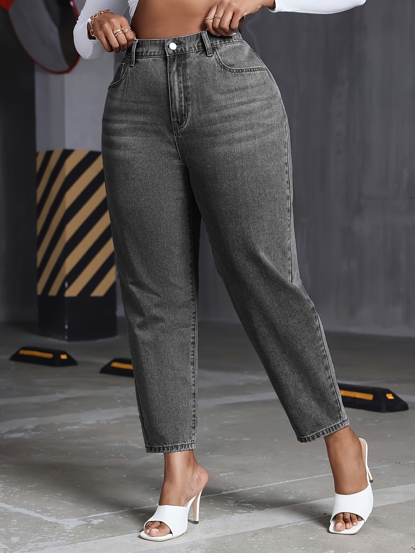 Plus Size Women's Tapered Jeans High Waisted Light Blue Denim