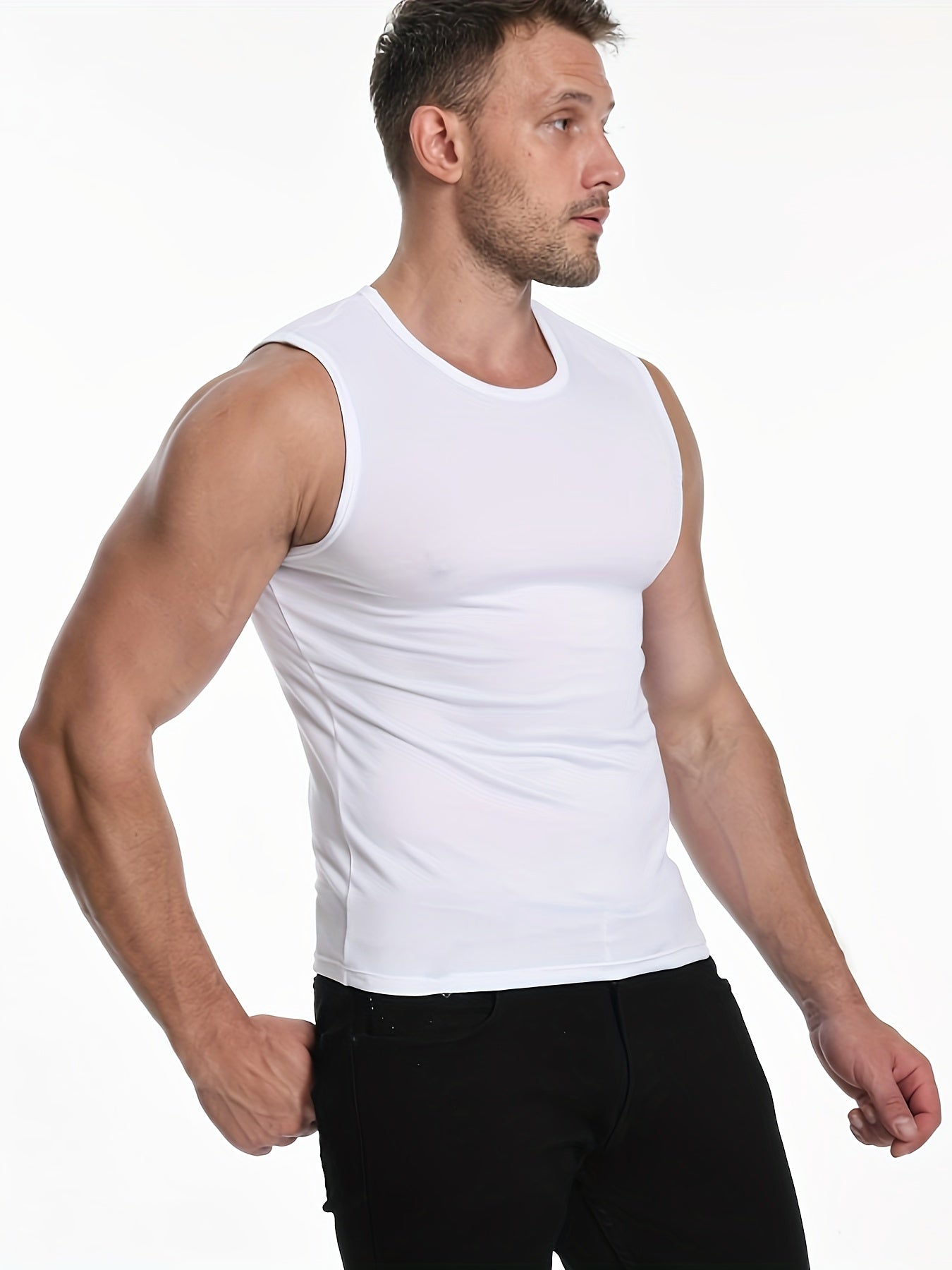 Yozgi sport va fitnes faoliyatlari uchun mukammal, bir rangli beshta yengsiz ko'ylak.