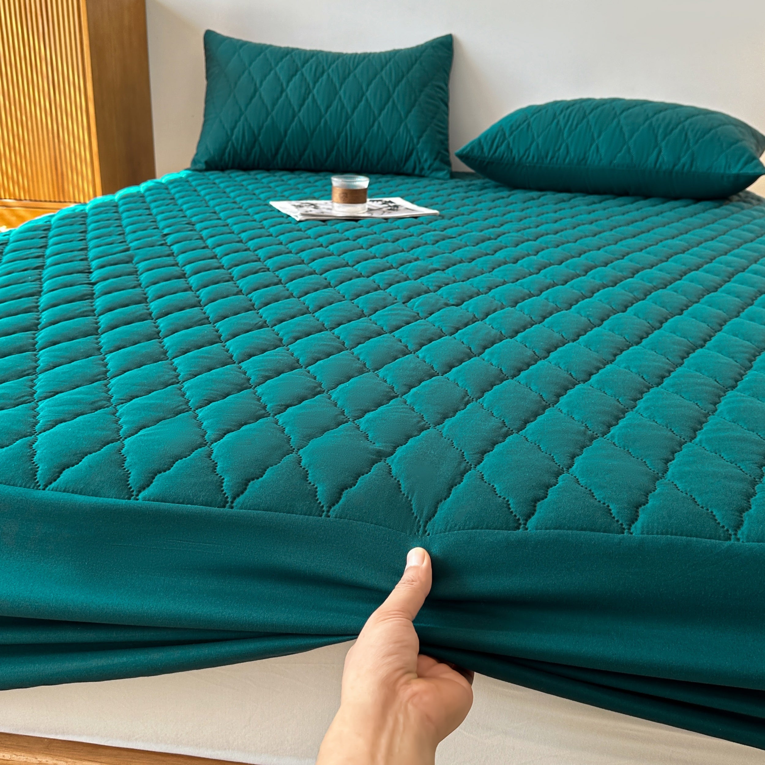 Multicolor Waterproof Mattress Protector Fitted Sheet Soft Bed Cover for Bedroom