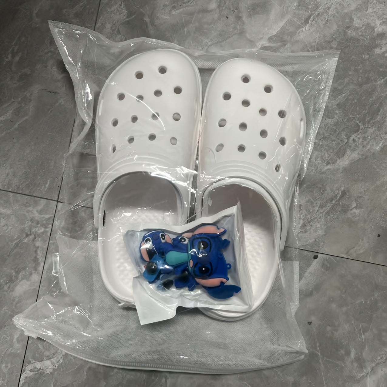 Uniseks EVA klogs yozgi yopiladigan qulay qumli plyaj poyabzali, yopishqoq bo'lmagan qalin tagli, plyaj poyabzali