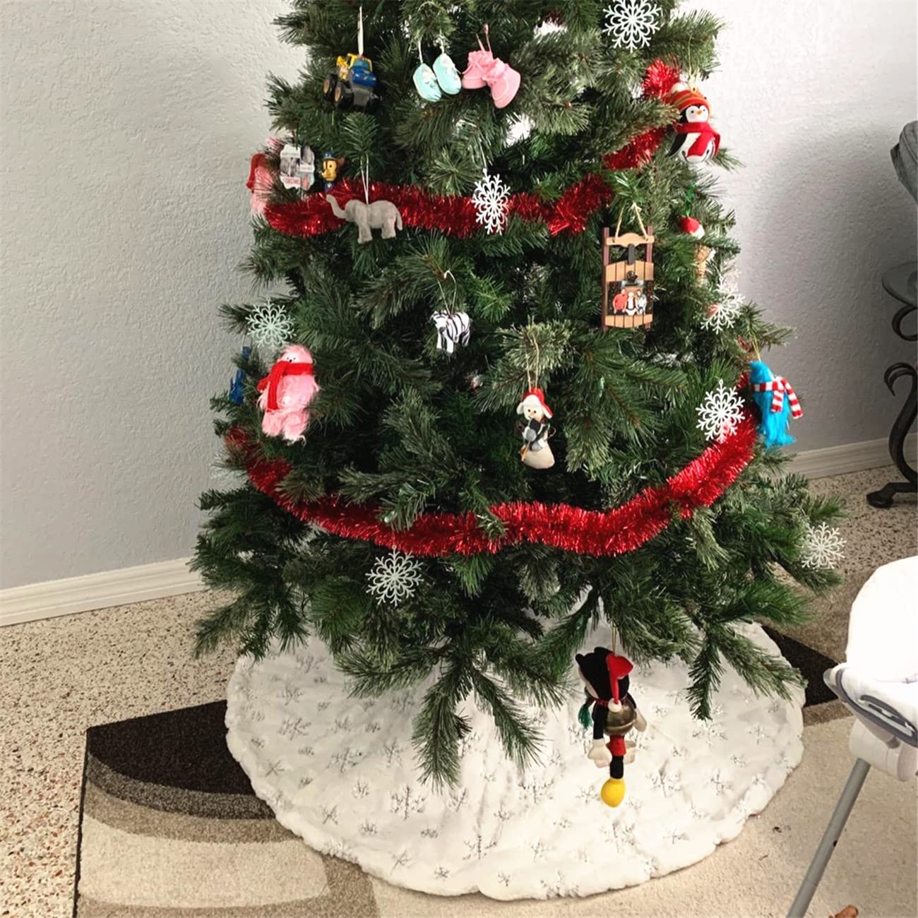 Falda de árbol de Navidad de poliéster festivo con diseño de copo de nieve, decoración navideña para hogar, hotel y centro comercial