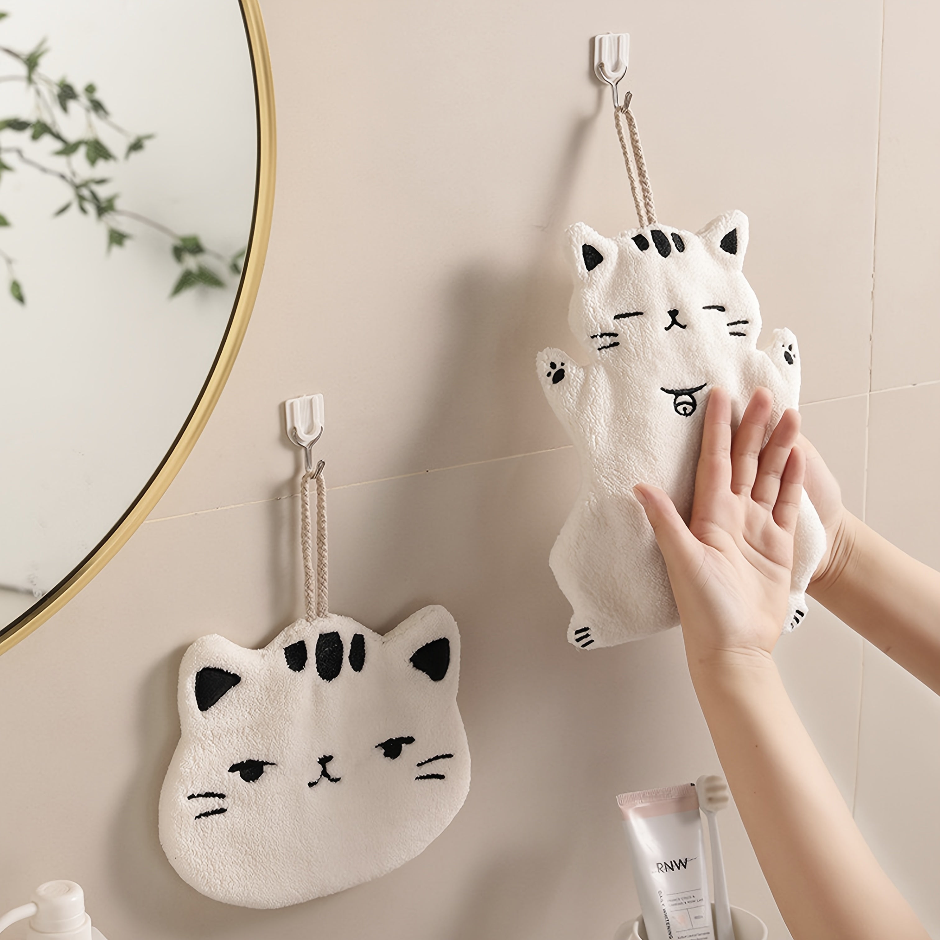 Cat-Themed Hand Towel for Bathroom and Kitchen Absorbent Cozy Cloth