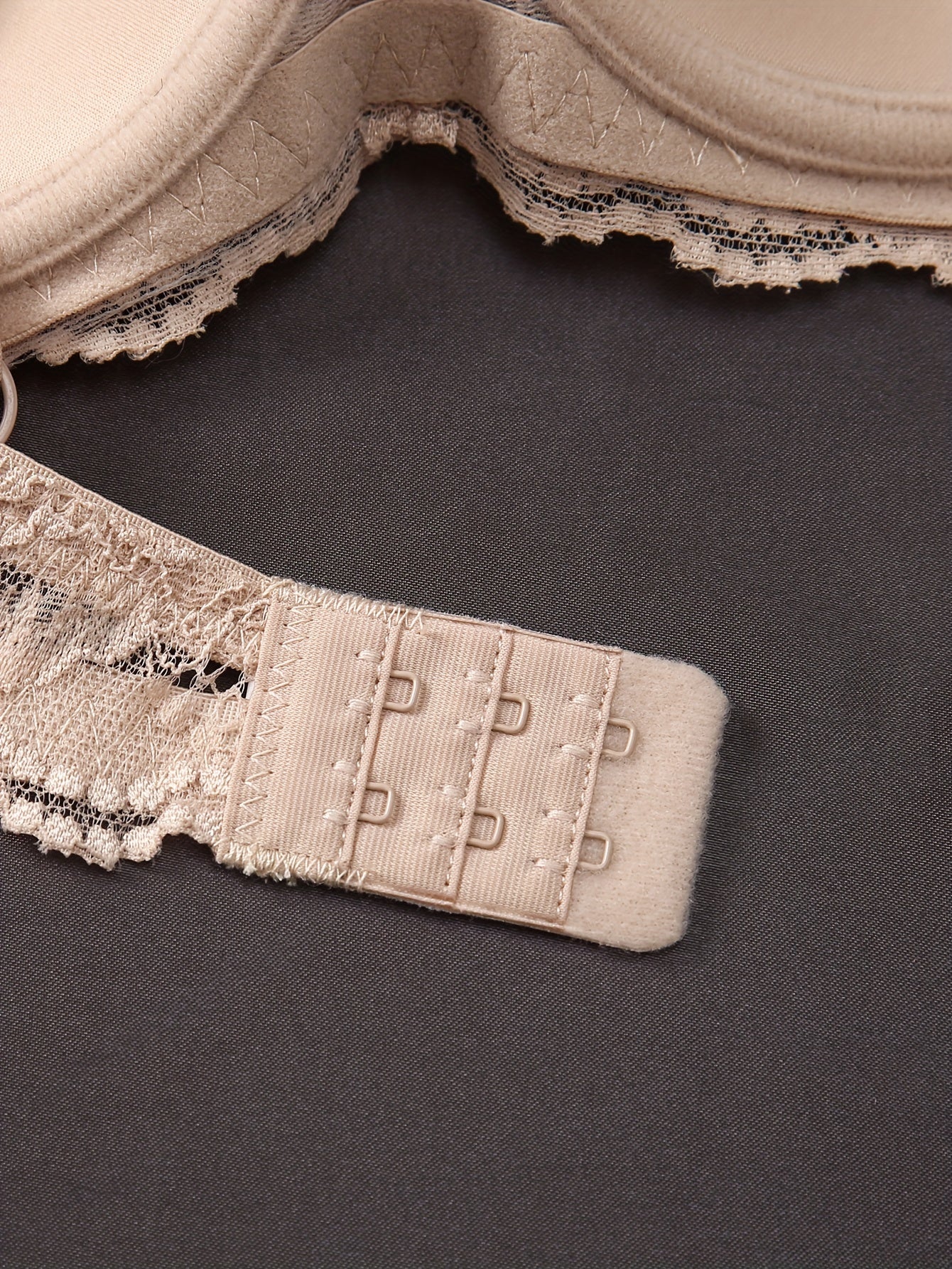 Women's Lace Push-Up Bras with Contrast Detailing, Comfortable and Breathable Intimates