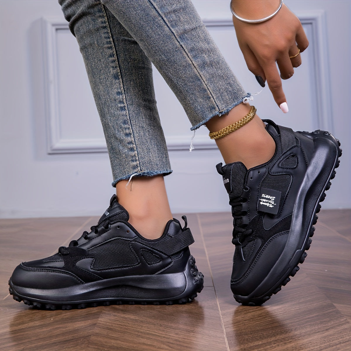 Women's Casual Low Top Lace Up Running Shoes Solid Color Fabric Sole All-Season