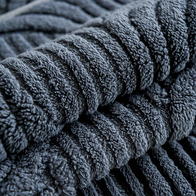 Zamonaviy Jacquard T-qoʻshiq qoplamasi, armchairdan bo‘lakli divanlargacha, sirpanmaydigan velvettan tayyorlangan