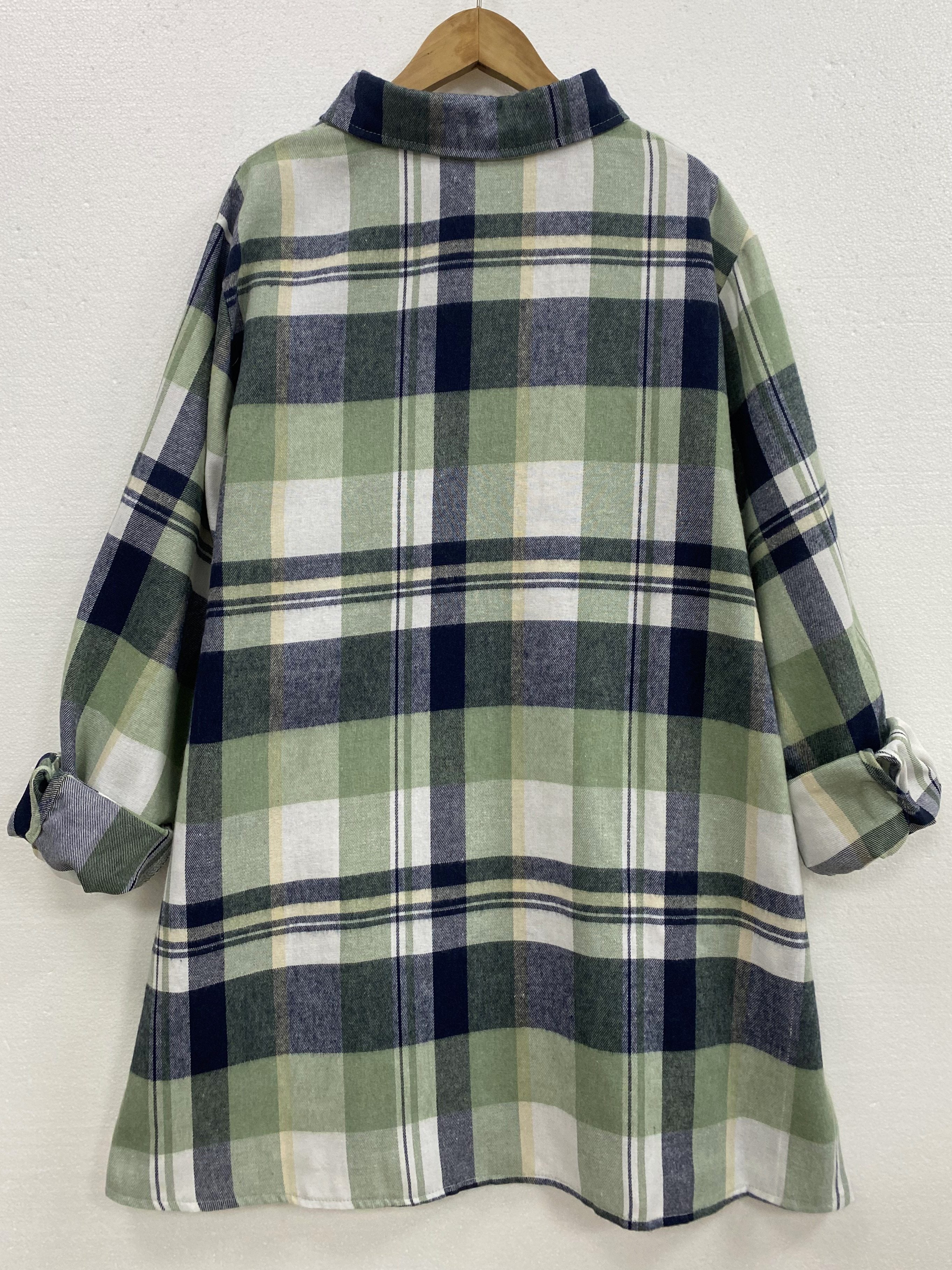 Plus Size Women's Plaid Long Sleeve Shirt with Pockets for All Seasons