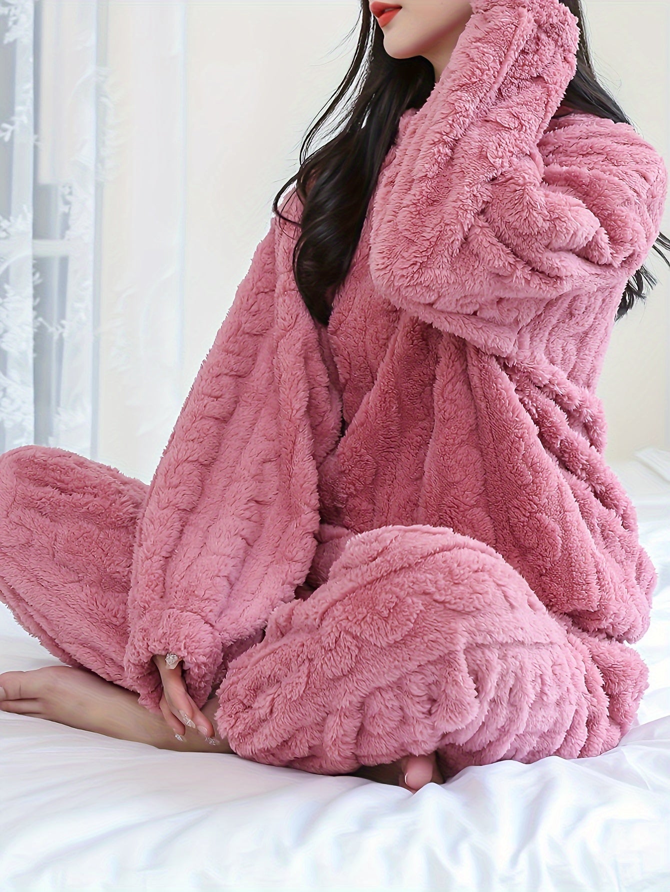 Conjunto de pijama de felpa rosa para mujer, de manga larga y cuello redondo, cómodo para otoño e invierno