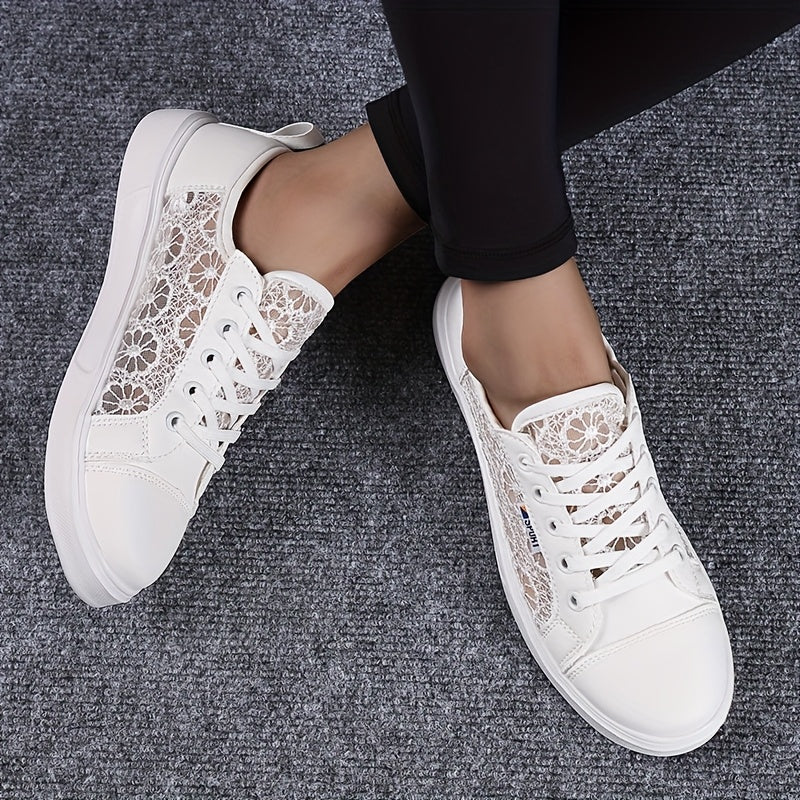 Ayollar uchun tirkama tarmoq bo'sh oddiy sport poyabzal oq nafas oladigan tekis poyabzal