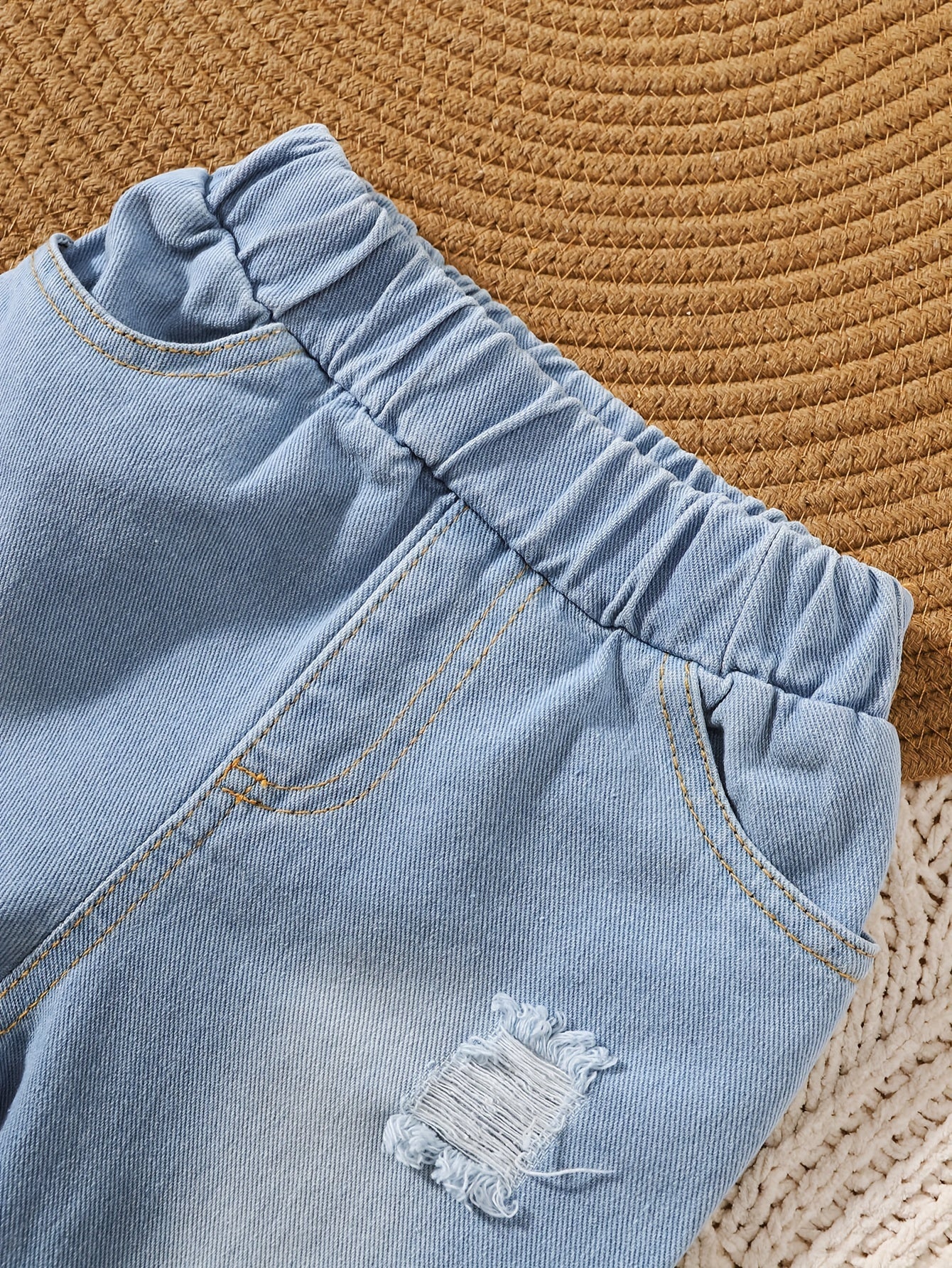 Girls' White Lace Fly Sleeve Top and Ripped Denim Jeans Set for Spring Summer Fall