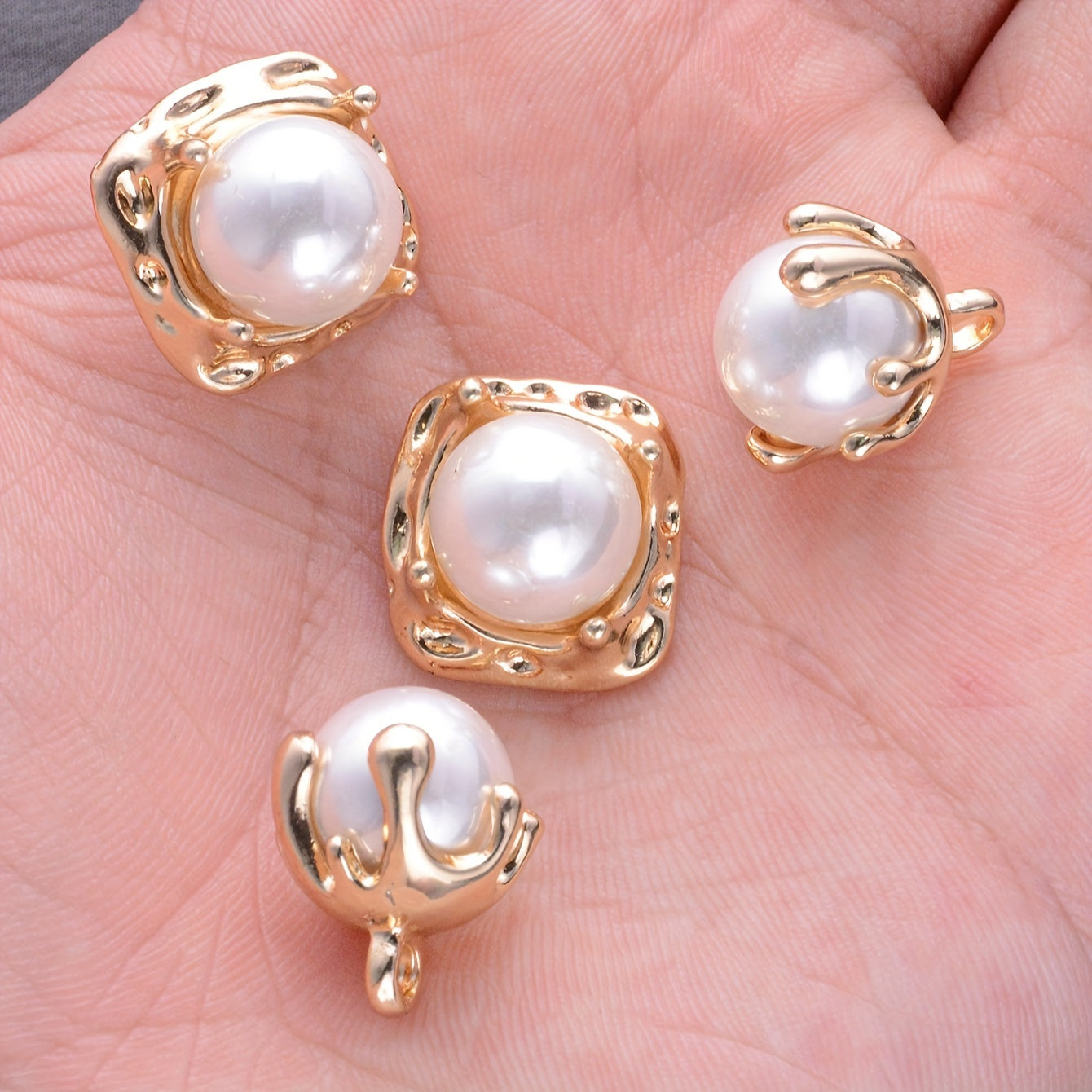 6 ta Vintage Metall Tugmachalar to'plami, Marvaridlar bilan bezatilgan - O'ziga xos notekis shakllar bilan Nafislik qo'shing, DIY Moda Aksessuarlarini, Tikish va Qo'l san'atlarini yaratish uchun ideal