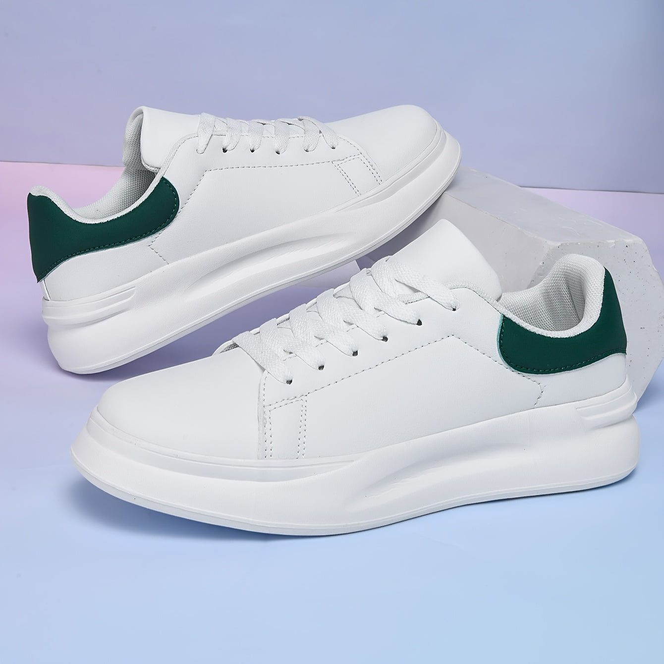 Men's Low Top Skateboard Shoes Solid Color Fabric and PU Upper EVA Sole