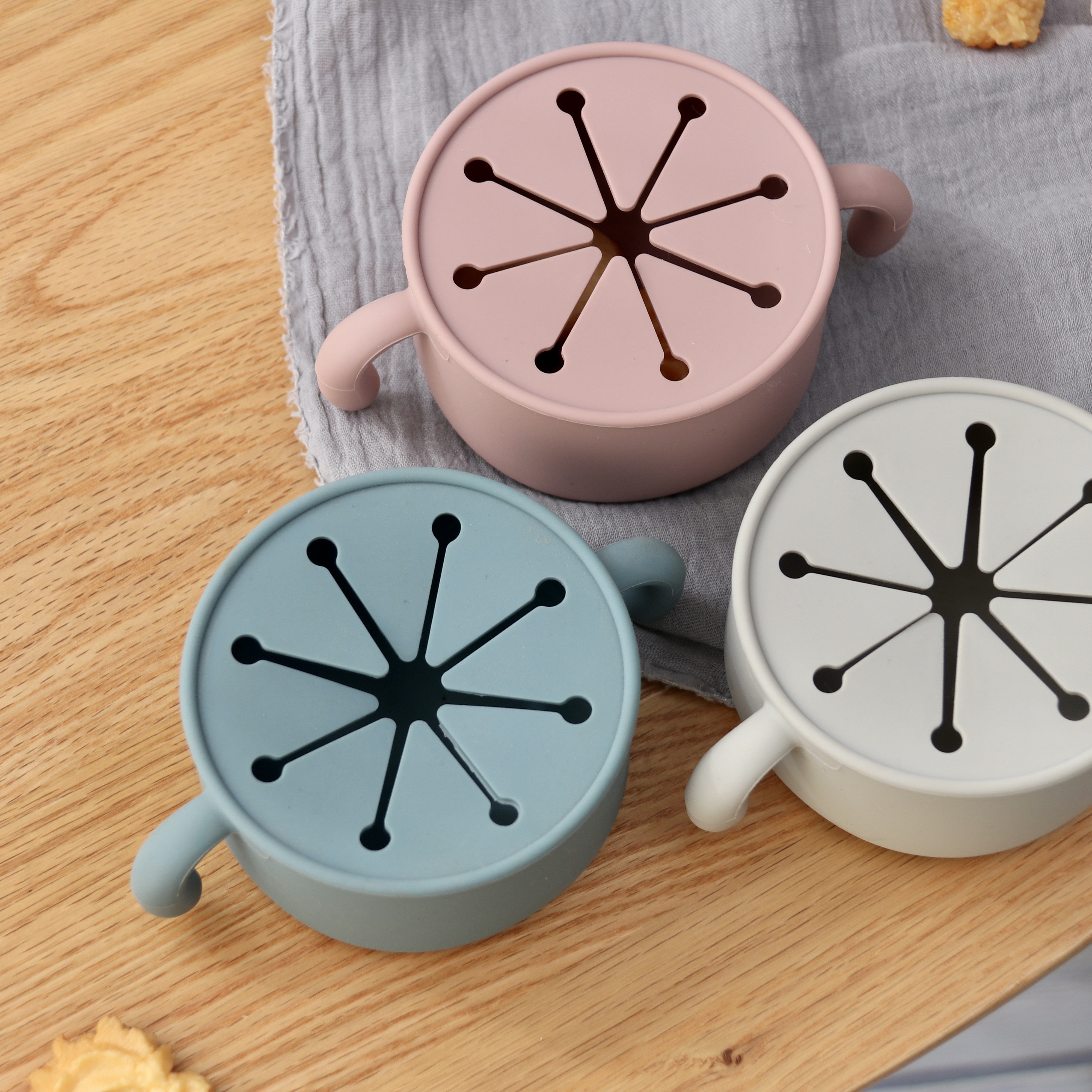 Baby Silicone Snack Bowl with Dustproof Cover and Food Supplement Cup for Food Safety