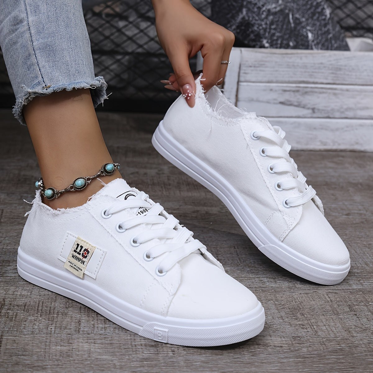 Women’s Slip-On Sneakers Casual Low-Top Lace-Up Shoes Non-Slip Rubber Sole
