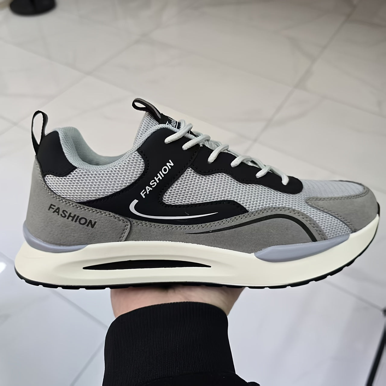 Men's Breathable Fabric Running Shoes Low Top Solid Color for Outdoor Workouts