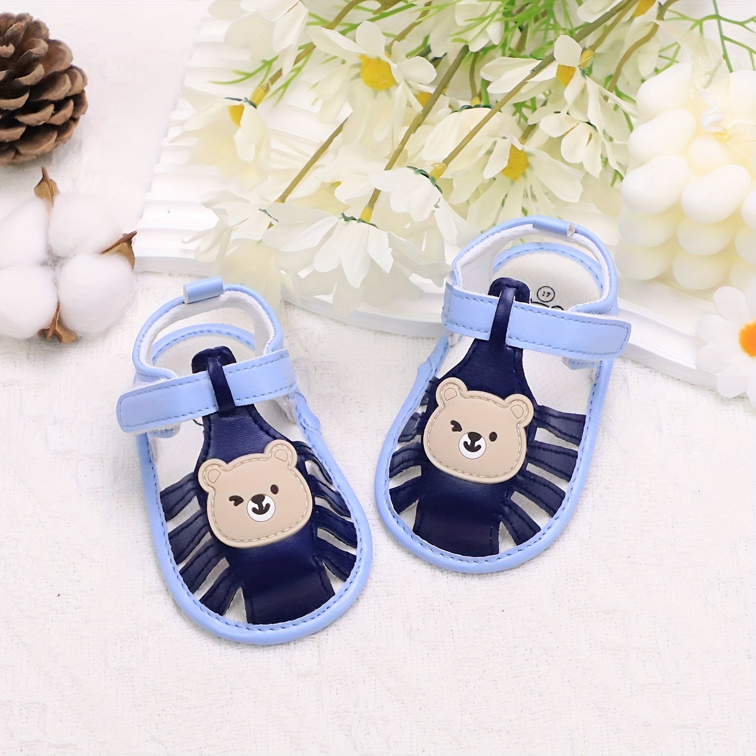Kichkina bolalar uchun sandal Bear Theme yumshoq taglik nafas oladigan yopishqoqsiz yozgi poyabzal