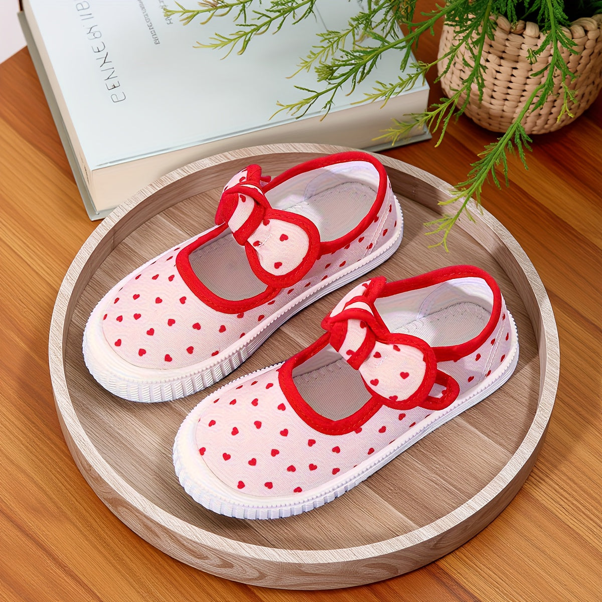 Girls Canvas Sneakers Low Top Heart Pattern Casual Shoes for Spring Summer Autumn