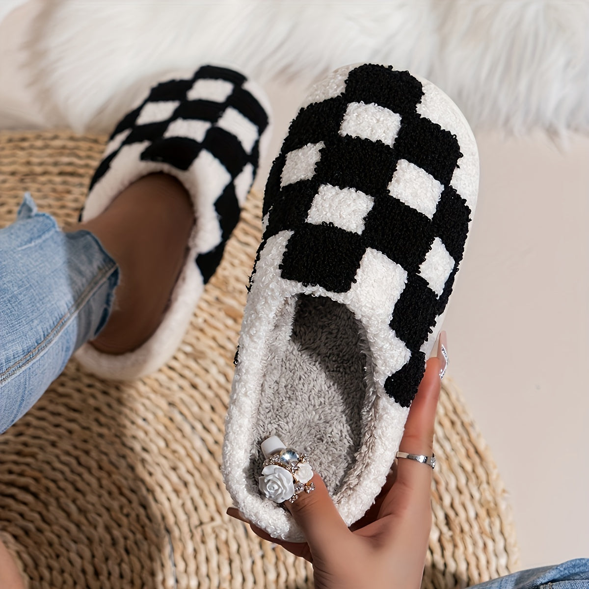 Женские домашние тапочки из плюша в клетку, синие и белые, для дома и улицы