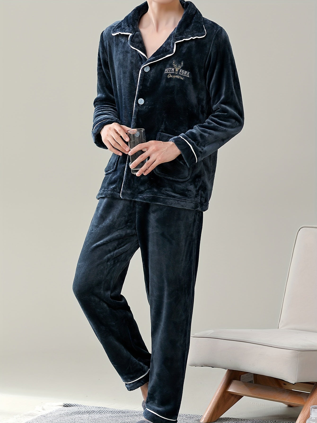 Conjunto de pijama de franela para hombre con estampado de dibujos animados, manga larga, corte holgado, poliéster, terciopelo, otoño e invierno, ropa de casa