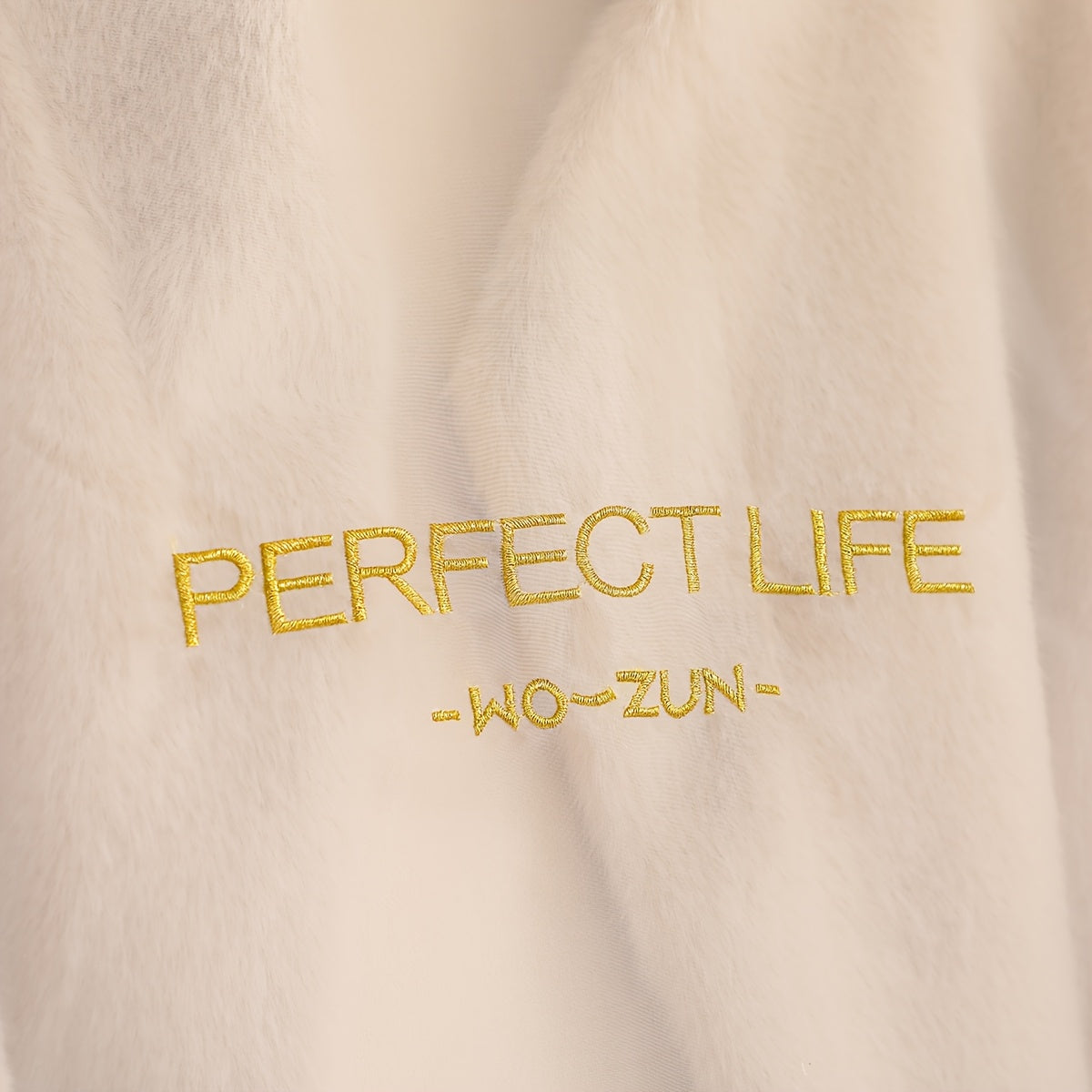 Yupqa zipp bilan kiyimlar uchun chang o'tkazmaydigan qopqog'li kiyim saqlash sumkasi, yostiqlar, ko'ylaklar tashkilotchisi