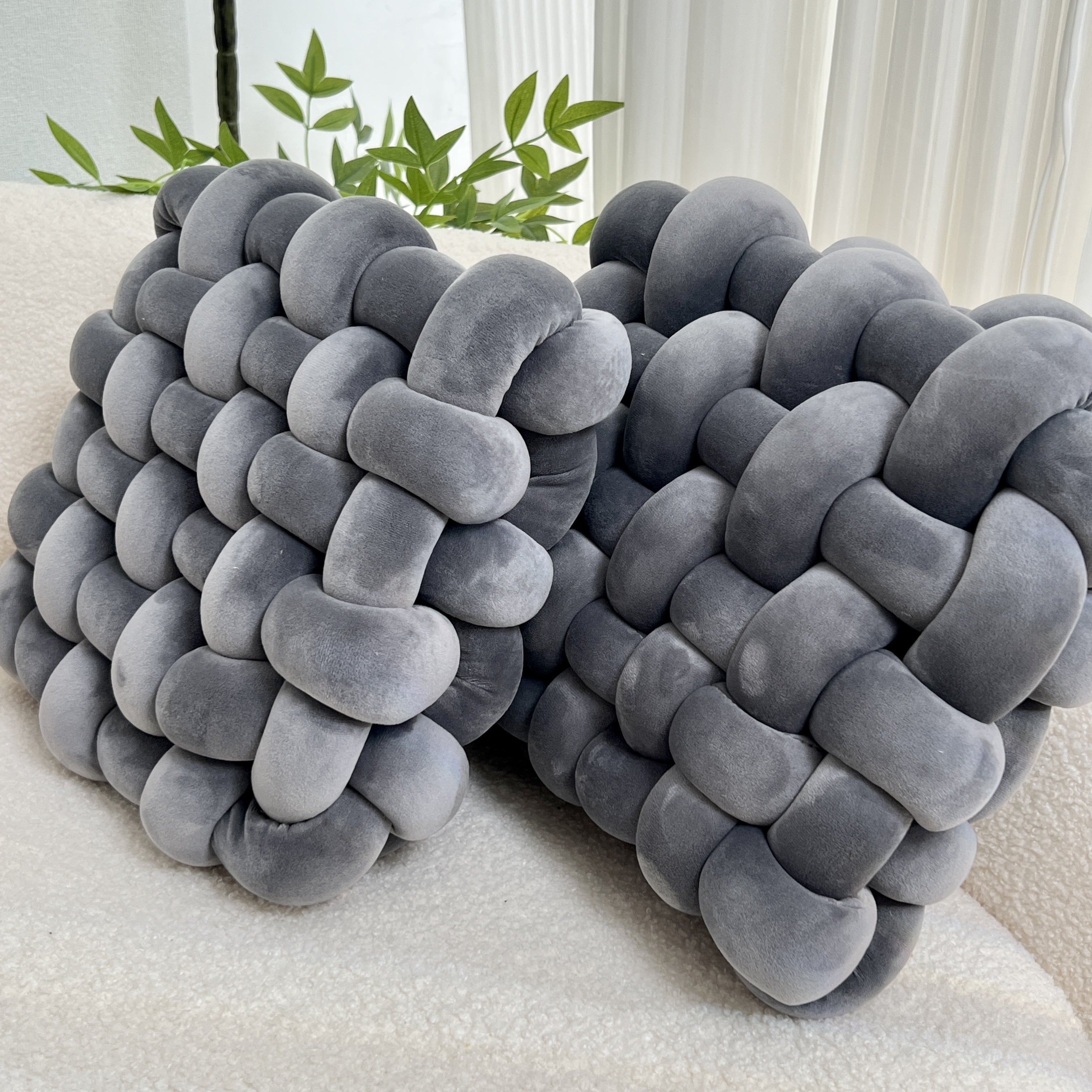 Мягкая подушка в виде узла, идеальна для домашнего декора в гостиных, спальнях и офисах.