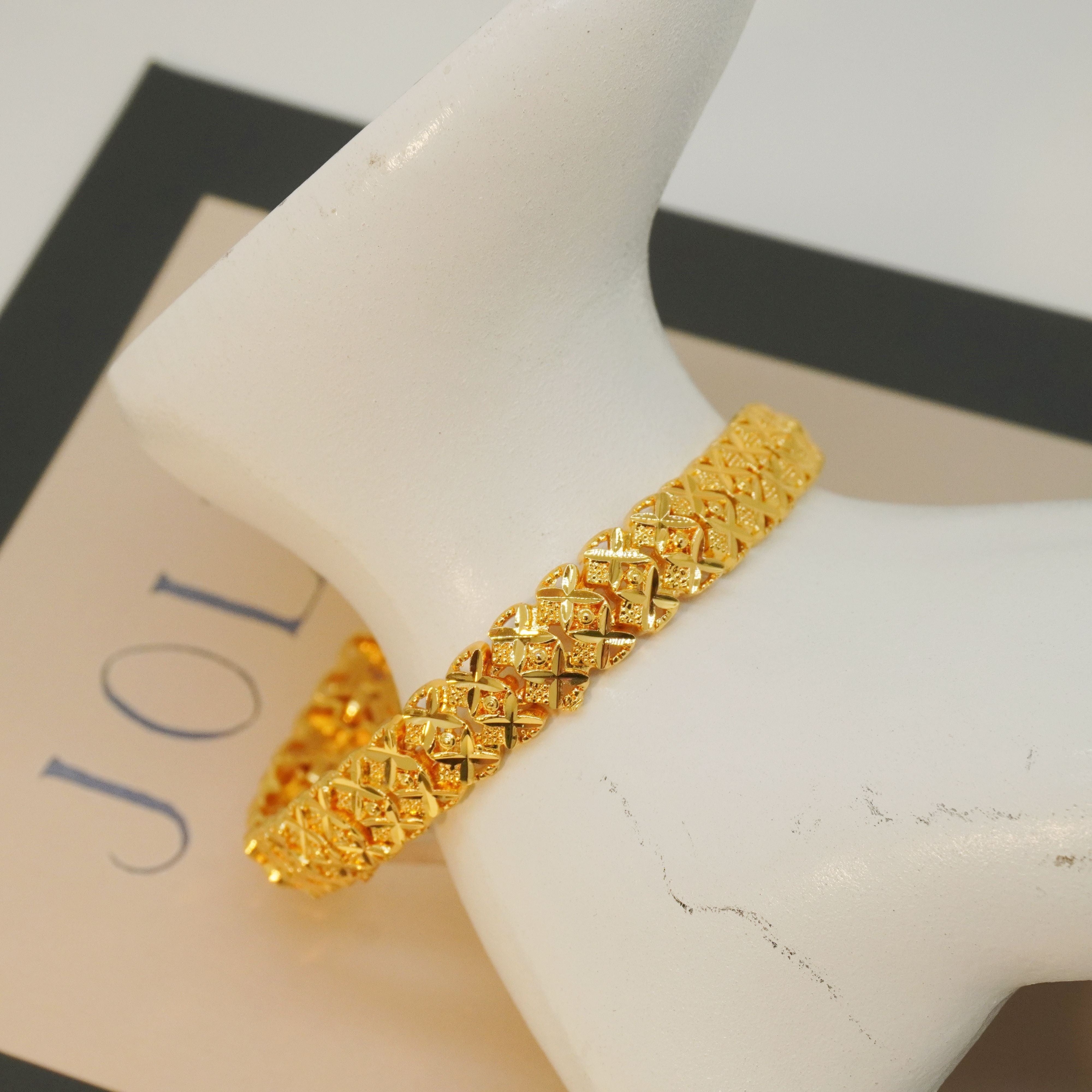 Women’s Heart-Themed Arab Style Copper Charm Bracelet 24K Gold Plated Daily Wear Gift