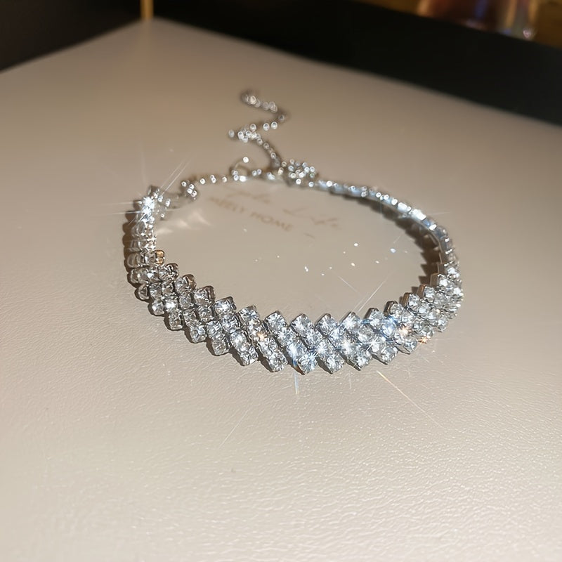 Ayollar uchun sozlanadigan olmos bilan bezatilgan kumush bilaguzuk