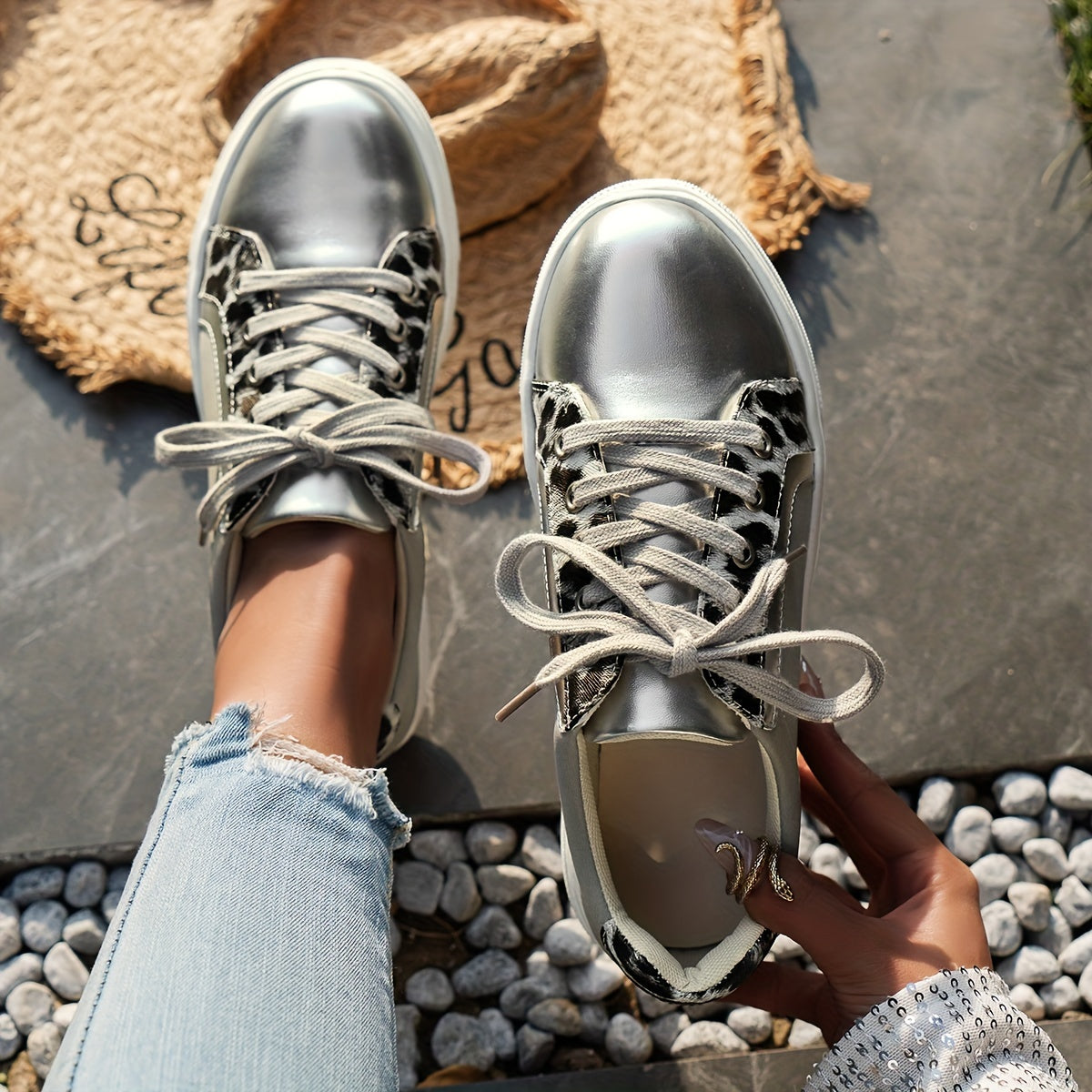 Ayollar uchun kundalik tizzali, pastki qismi ochiq, qora qulay sport poyabzali