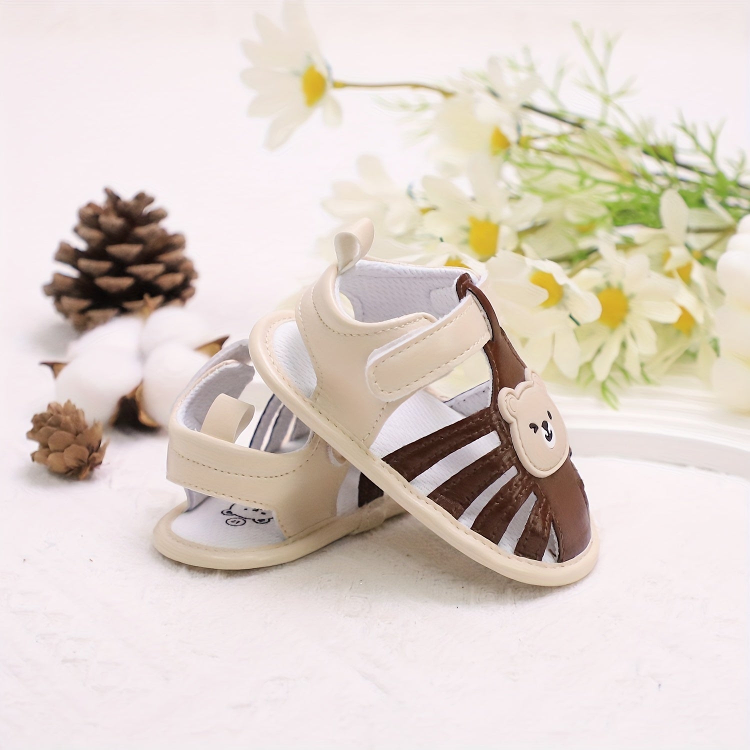 Kichkina bolalar uchun sandal Bear Theme yumshoq taglik nafas oladigan yopishqoqsiz yozgi poyabzal