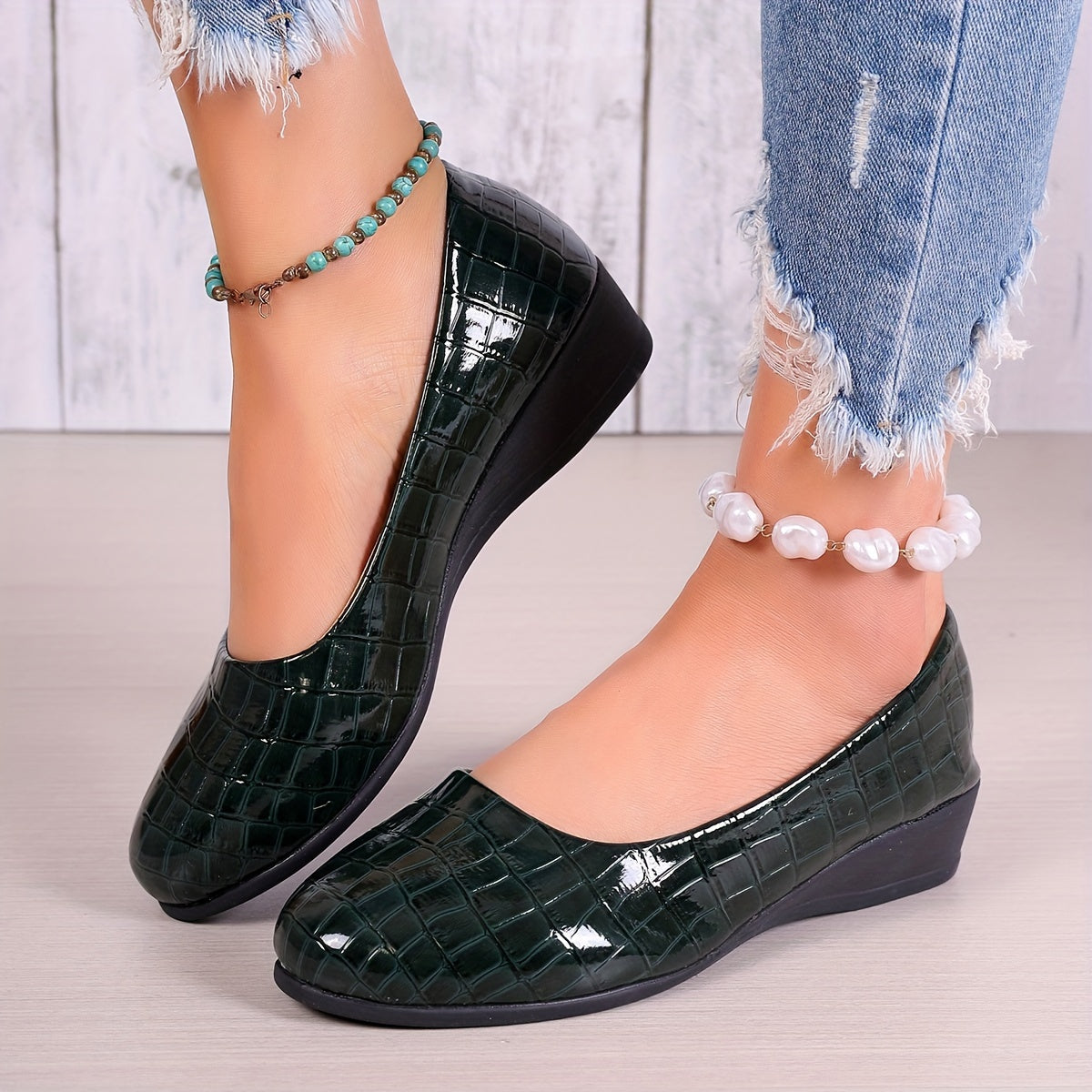 Women’s Plaid Lightweight Soft Sole Ballet Flats with Glitter Embellishment