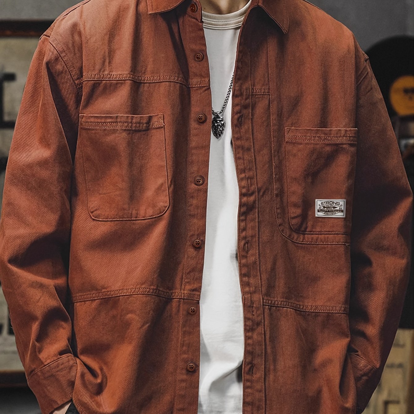 Erkaklar uchun 100% paxta kargo ko'ylagi, yorliq yamoqi bilan, bahor va kuz uchun mukammal, tasodifiy retro sovg'a