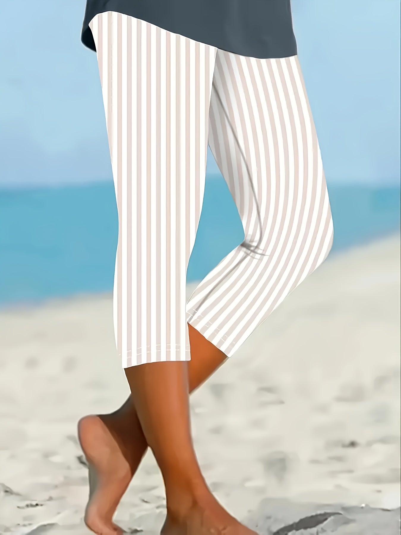 Women's Plus Size Striped Print Capri Leggings Mid-Stretch Travel Comfortable