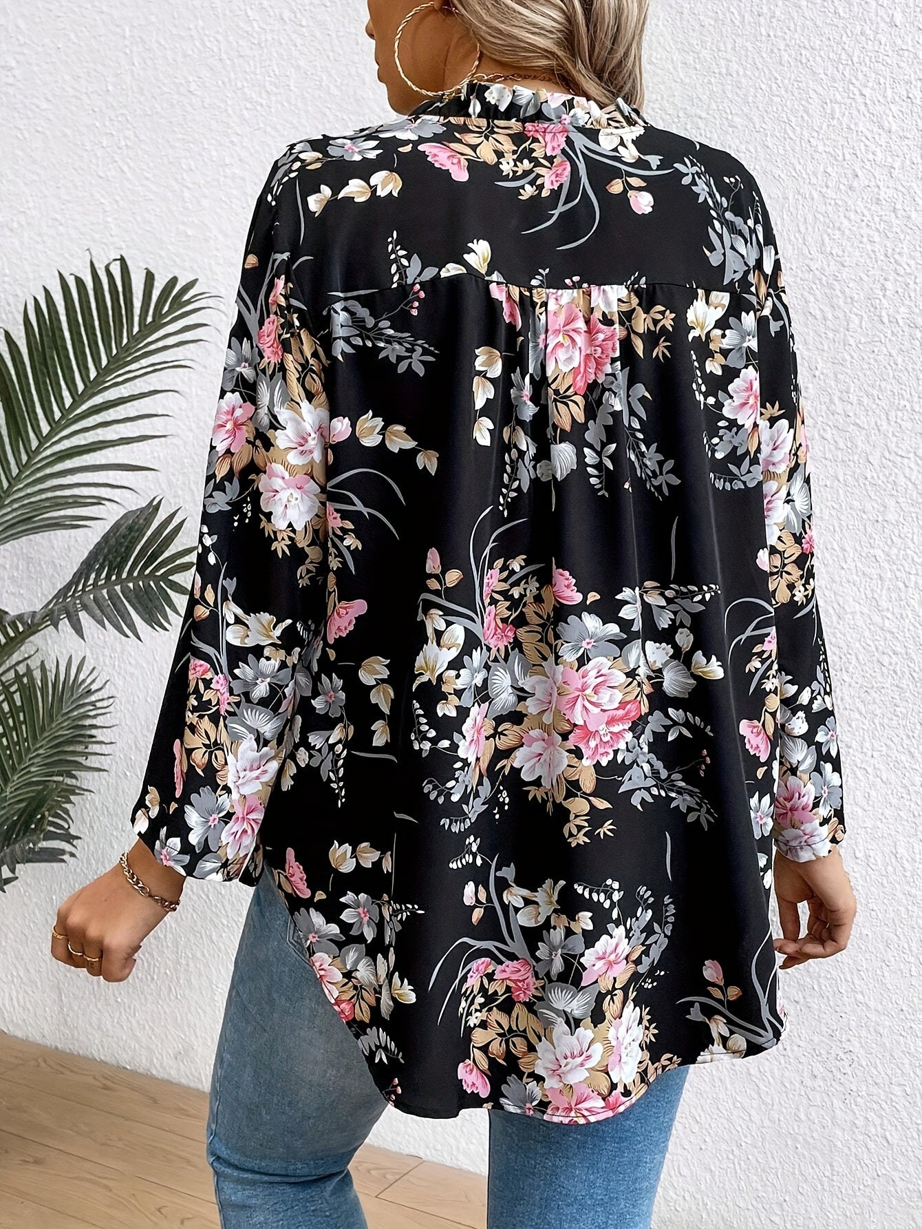 Plus Size Women's Floral Print Blouse V-Neck Ruffle Sleeves Black Polyester Casual Semi-Formal