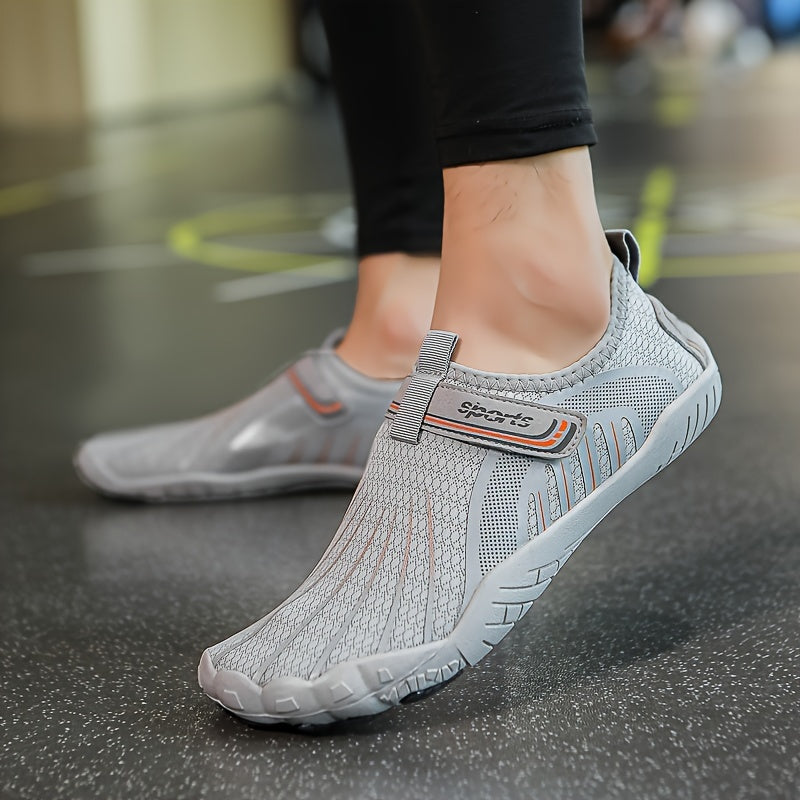 Men's Waterproof Striped Hiking Shoes Breathable Fabric Low Top Outdoor Casual