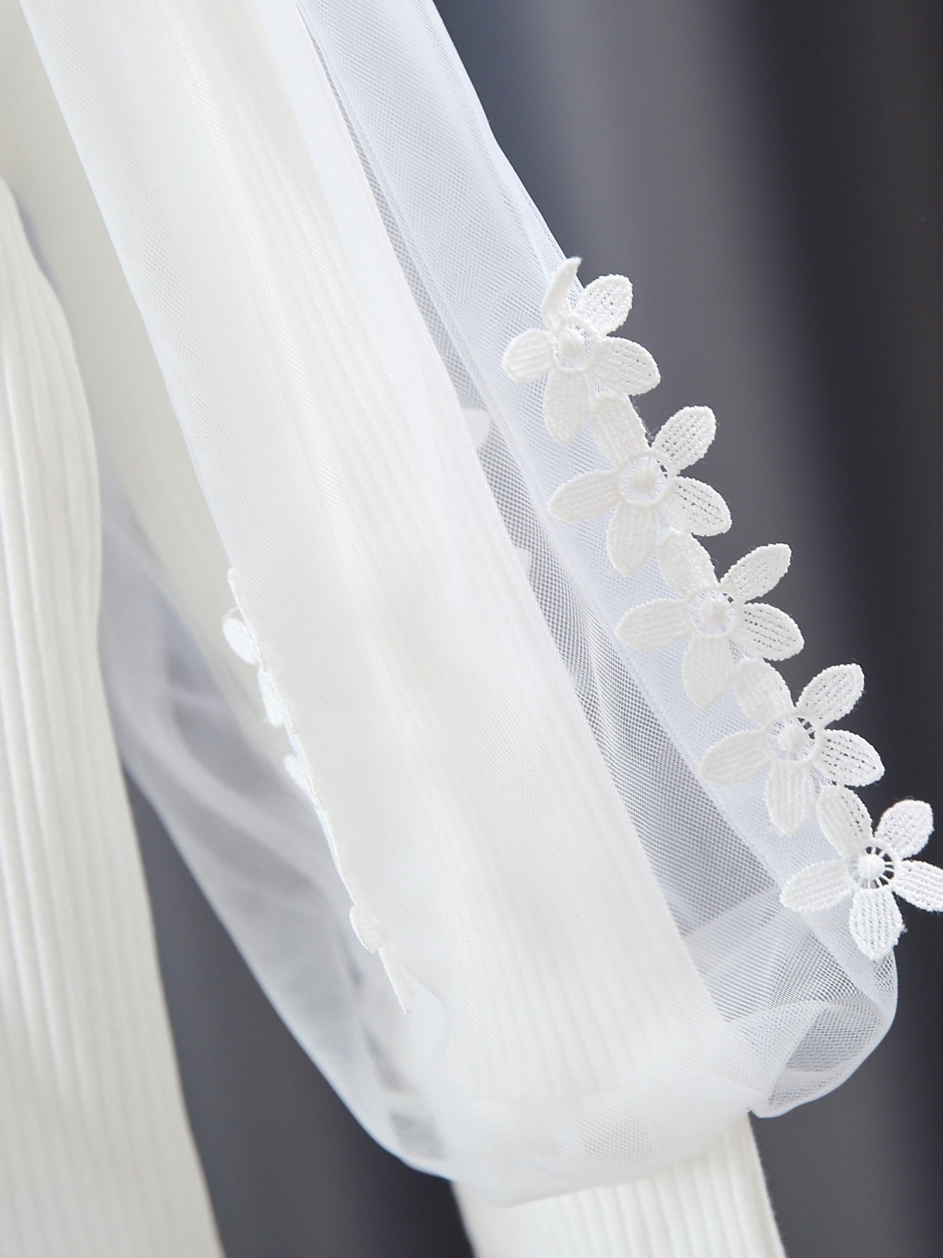 Girls' Long Sleeve Ruffled Knit Top with Flower Lace Splicing and Puff Sleeves