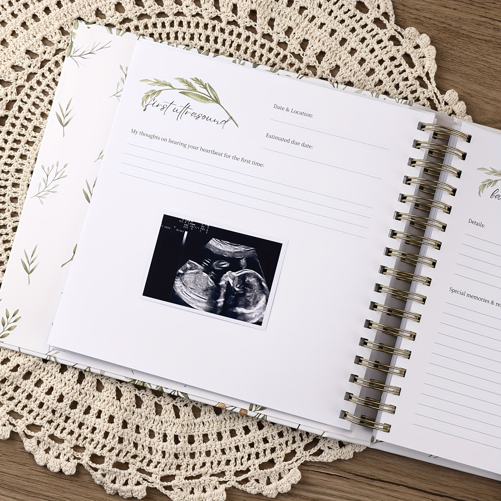 1-qismli Xotira Kitobi O'g'il yoki Qizlar Uchun - Birinchi 5 Yil Jurnali - Genderga Nisbatan Neytral Sovg'a - Yangi Ota-Onalar Uchun Scrapbook yoki Foto Albom - Tug'ilishdan 5 Yoshgacha Har Bir Muvofiqlikni Qayd Etish.