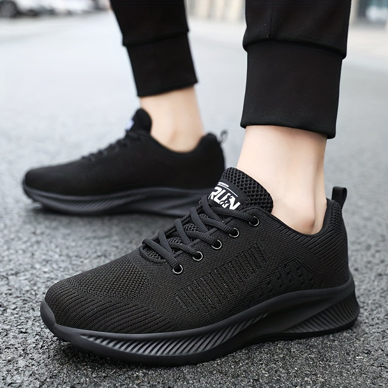 Erkaklar uchun yugurish poyabzallari, nafas olish qobiliyati, chidamlilik, zarba so'rish va ochiq havoda faoliyatlar uchun bog'ichli dizayn.