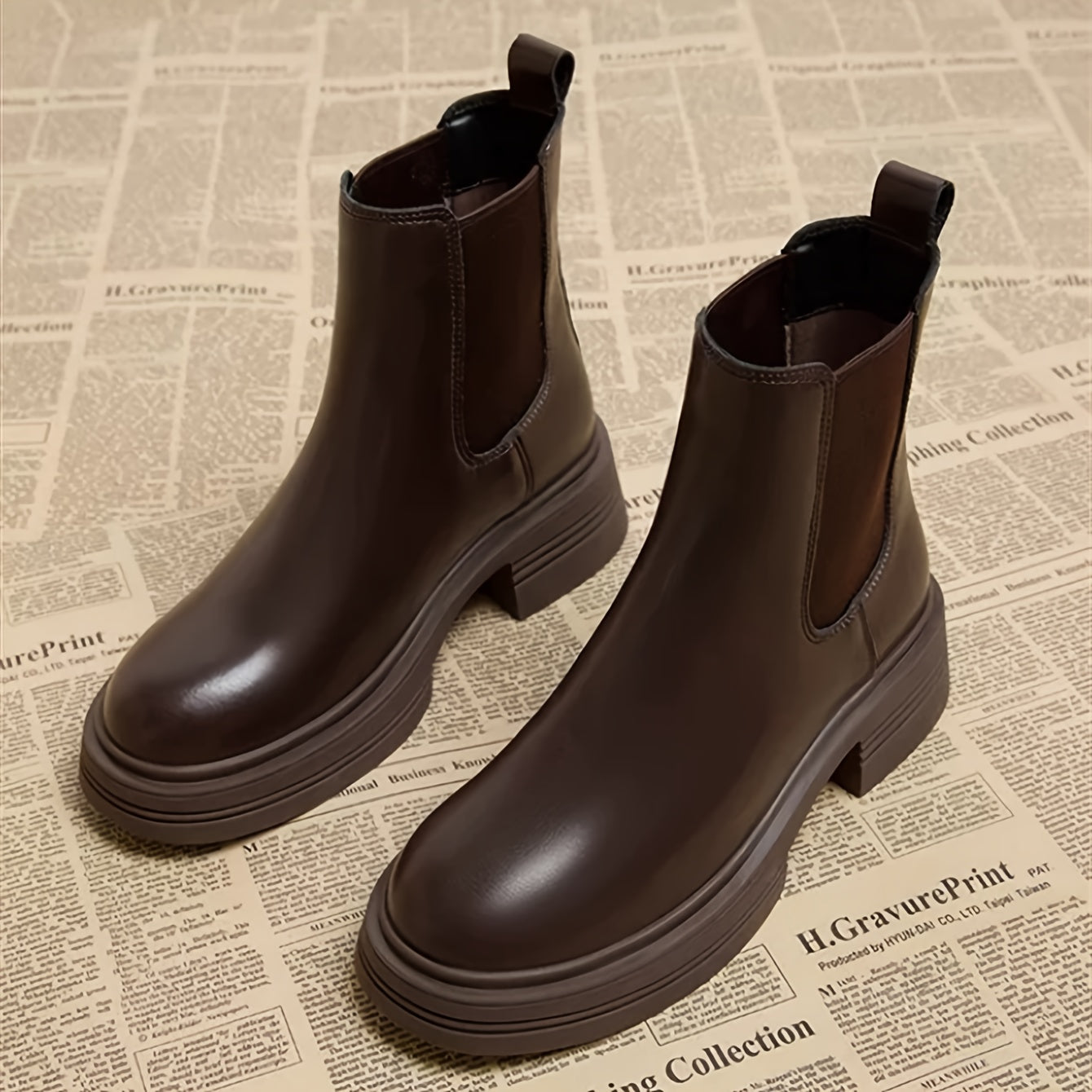 Women's Chelsea Ankle Boots Solid Color PU Round Toe All-Season Slip-On