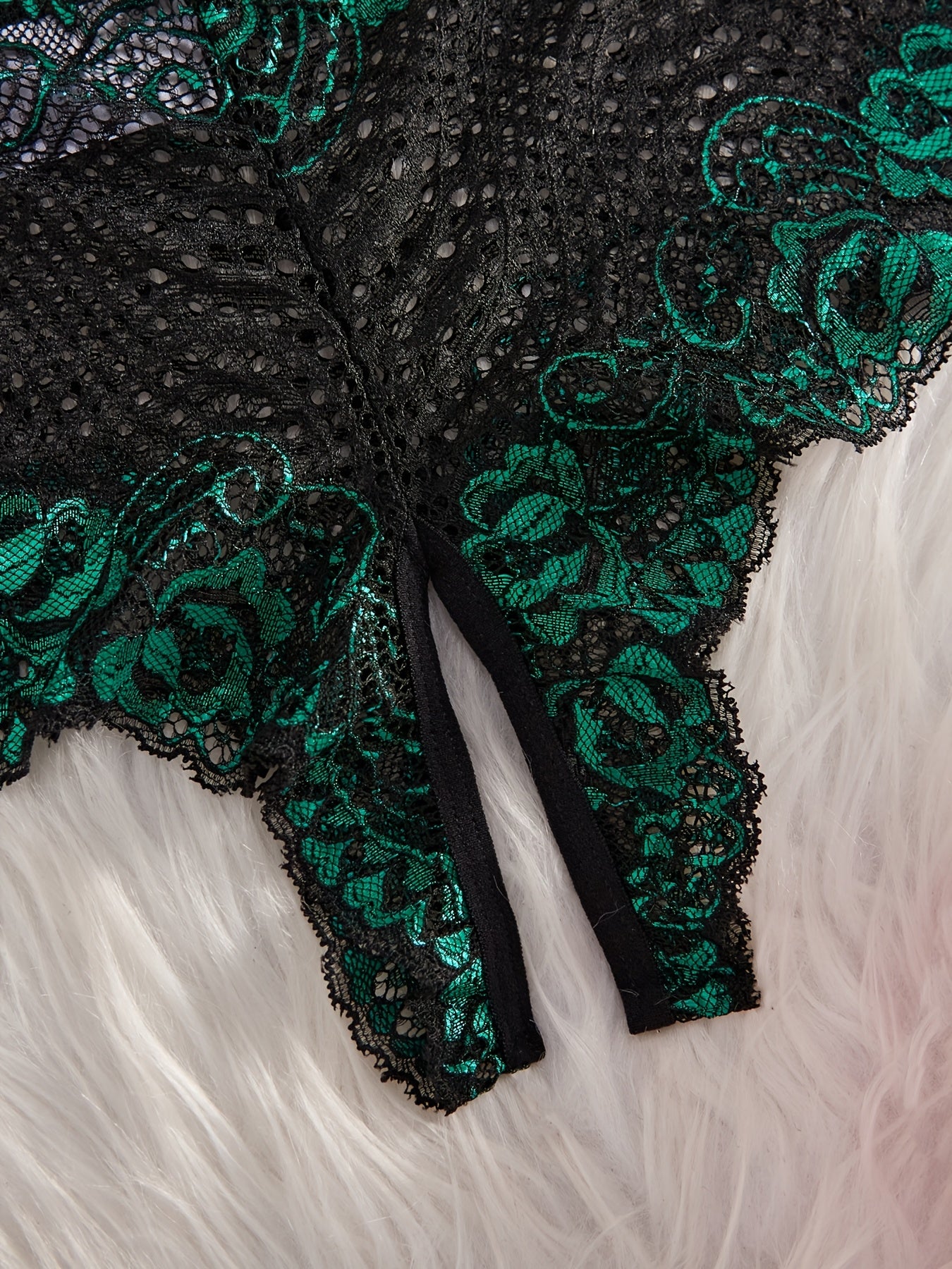 Women's Plus Size Lace Trim Mid-Rise Panties Red and Black Contrast Stretch Underwear