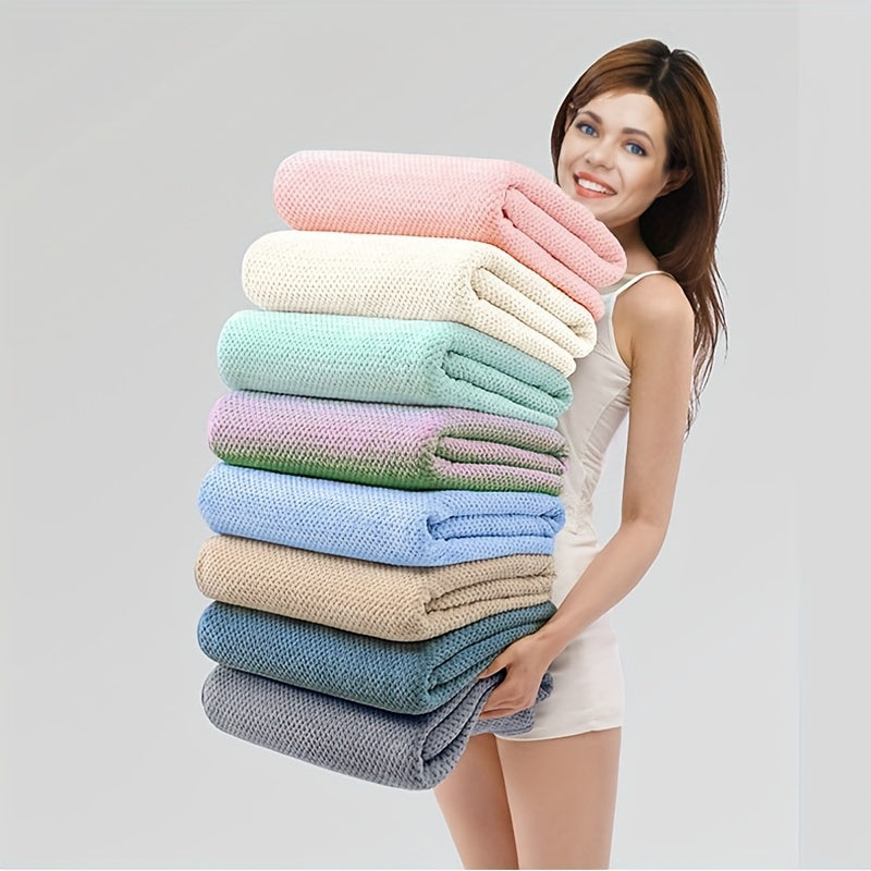 Large Soft Absorbent Polyester Bath Towel in Solid Color for Home Use