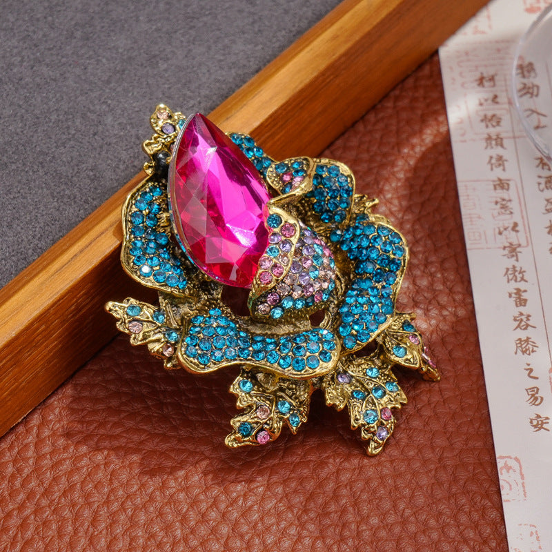 Elegant Crystal Flower Brooch Set with Rhinestones and Artificial Crystals for Weddings and Formal Events