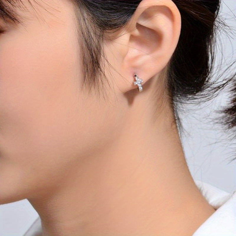 Zamonaviy va minimalistik moissanit bilaguzuklari, 925 oltin qoplamali misdan tayyorlangan, har kuni kiyish va maxsus tadbirlar uchun mukammal, barcha fasllar uchun abadiy zargarlik.