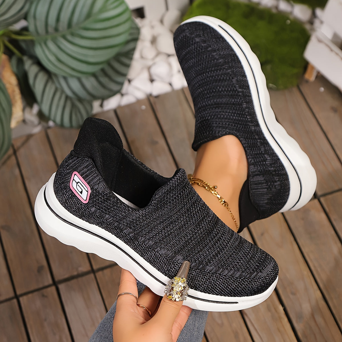 Women's Casual Slip-On Sneakers Lightweight Breathable Low-Top Shoes