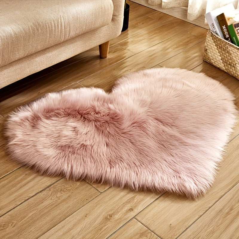 Heart-Shaped Faux Sheepskin Rug 50cm x 70cm Soft Acrylic Decor for Special Occasions