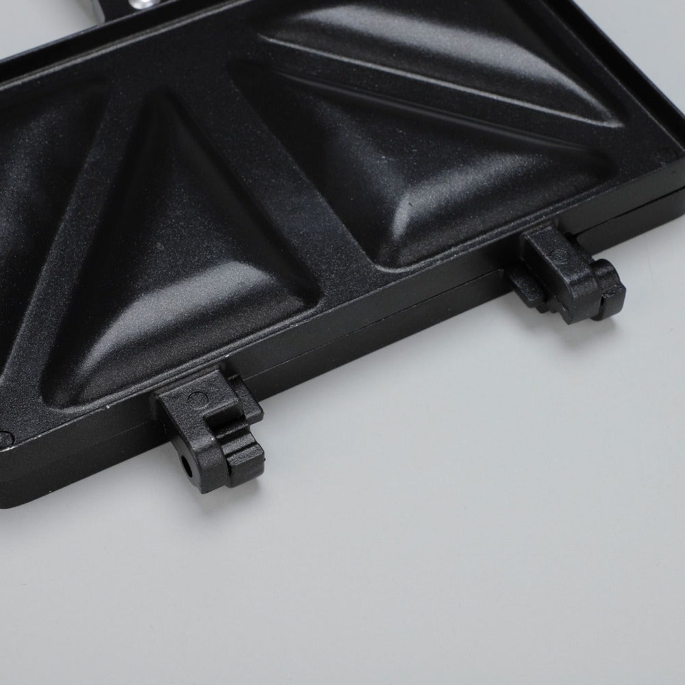 Qaynatma sendvichlar uchun uy shabloni, ikki tomonlama skilet, nonushta qovurilgan panjara, omlet skilet va lagerga mo'ljallangan qovurilgan pan.