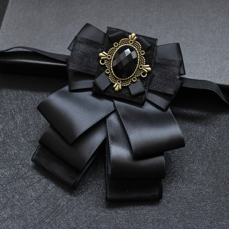 Erkaklar uchun ikki qatlamli rasmiy kostyum, gulli yaka va kamon bilan, to'y va banket uchun