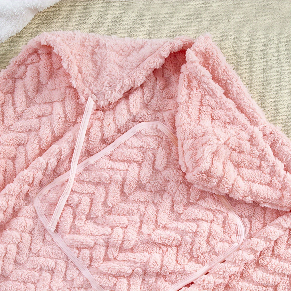 Winter Multi-functional Blanket with Mom Pocket Windproof Stroller Throw for Cold Weather